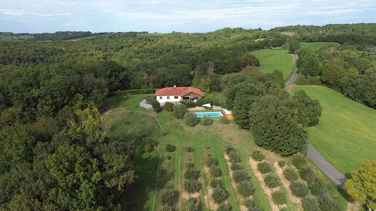 Maison 5 pièces 142 m² · à Villecomtal sur Arros · 142 m² · 450 000 €