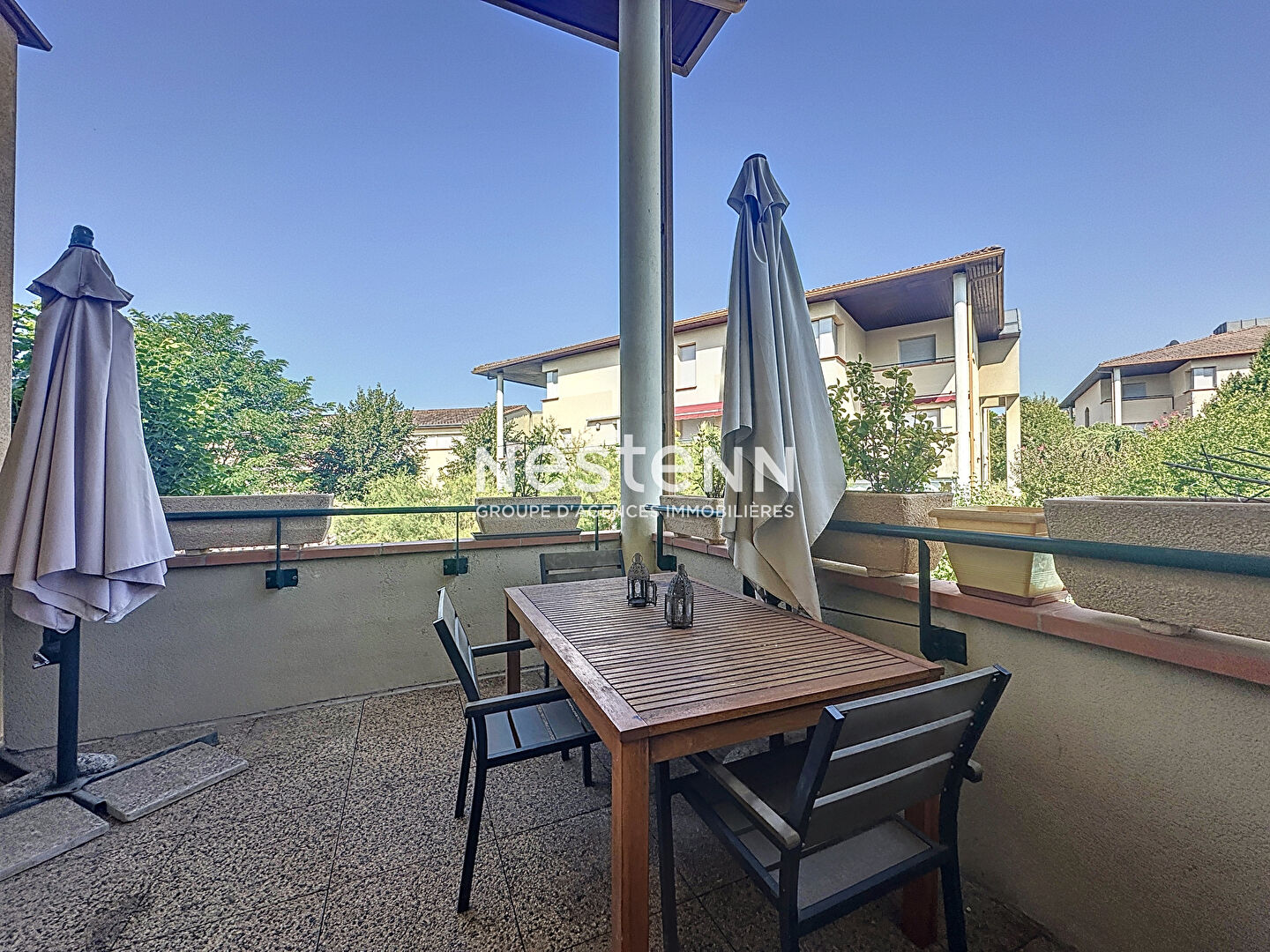 À louer T2 meublé en duplex de 43,83 m² avec terrasse, piscine et garage à Auch