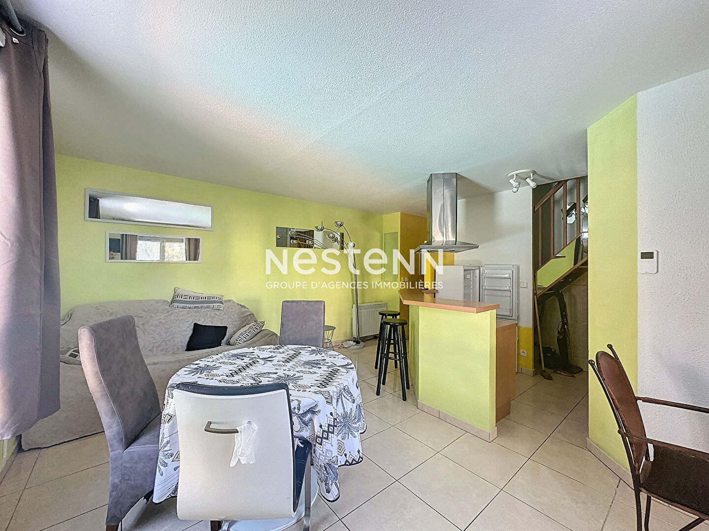 À louer T2 meublé en duplex de 43,83 m² avec terrasse, piscine et garage à Auch