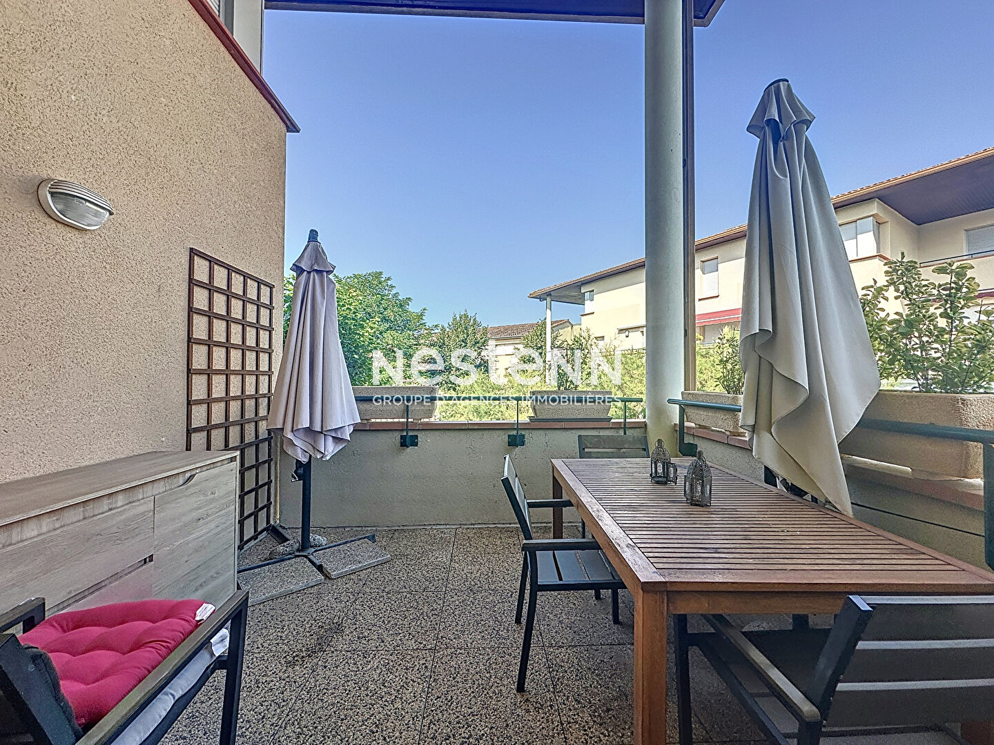 À louer T2 meublé en duplex de 43,83 m² avec terrasse, piscine et garage à Auch