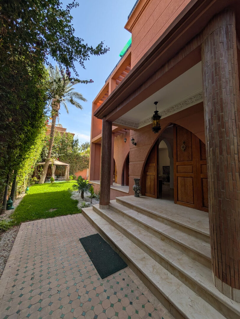 Maison 8 pièces 300 m² · à Marrakech · 300 m² · 525 000 €