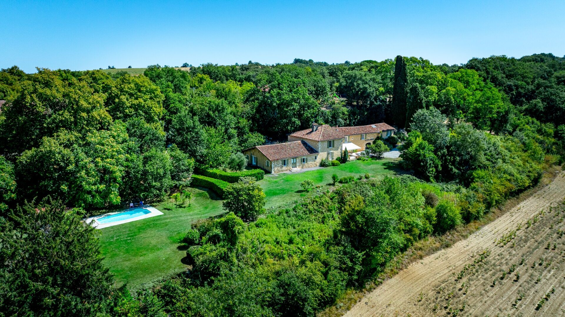 A vendre Demeure en Pierre de prestige proche Auch avec Piscine sans vis a vis 