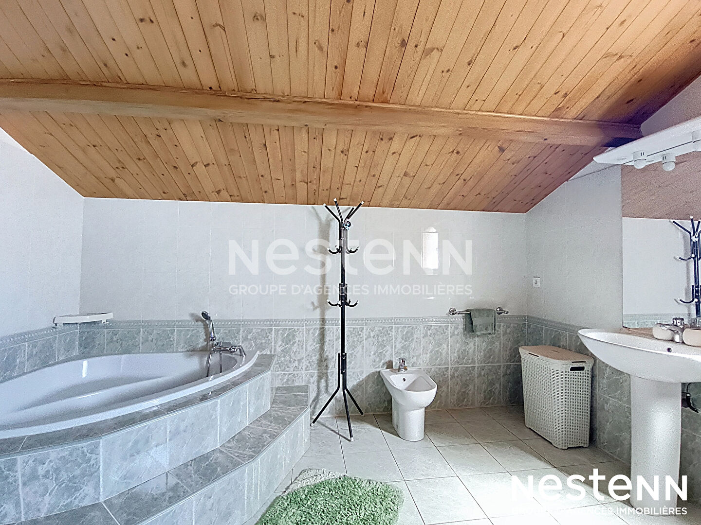 A vendre Maison Pessan 4 chambres 189 m2 avec garage piscine et parc arboré