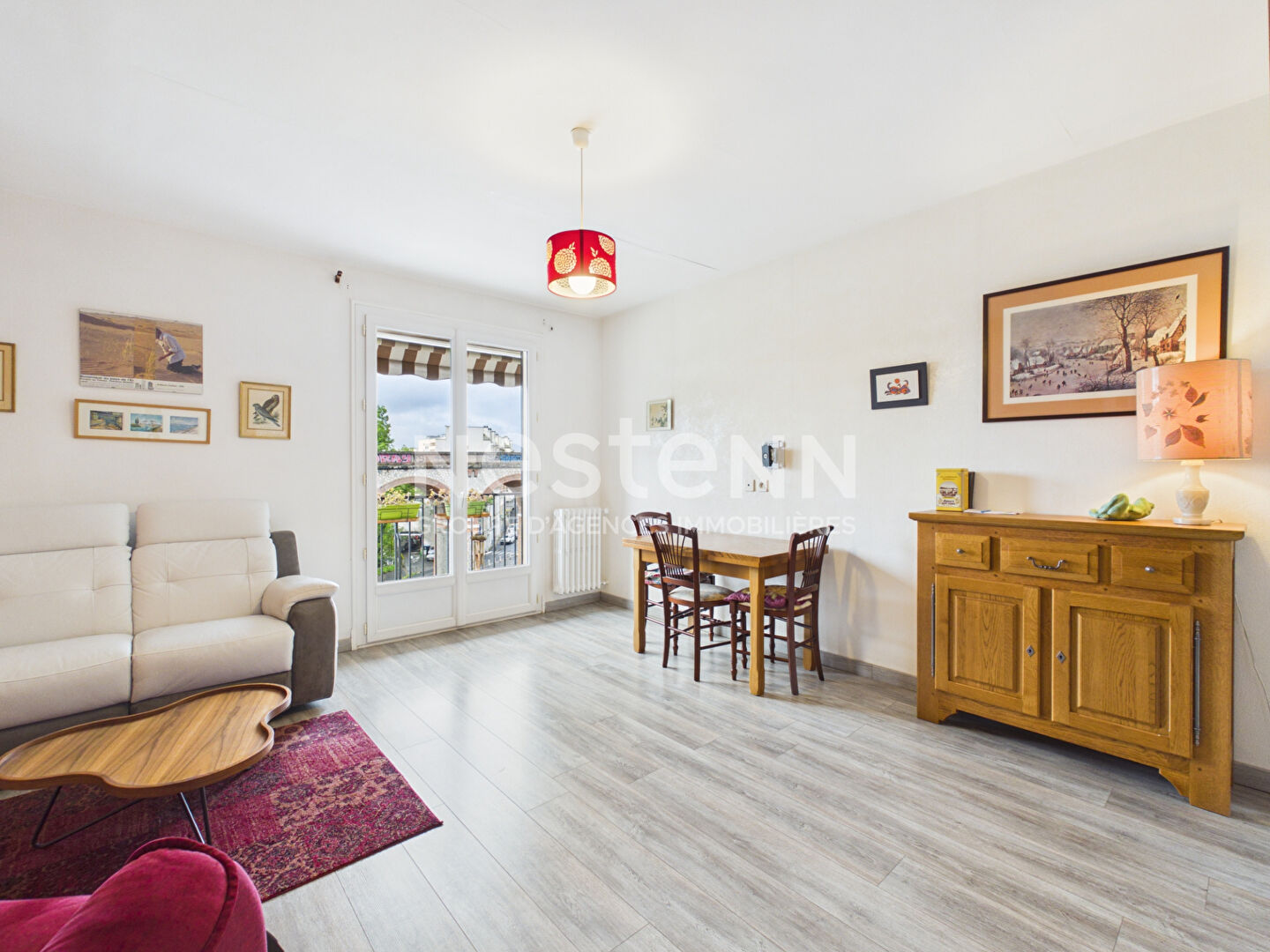 Aurillac, quartier viaduc, à Vendre Appartement de type 3 d'une surface de 65 m² avec balcon et cave.