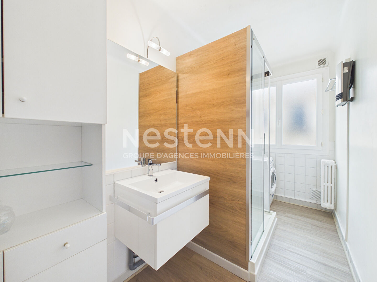 Aurillac, quartier viaduc, à Vendre Appartement de type 3 d'une surface de 65 m² avec balcon et cave.