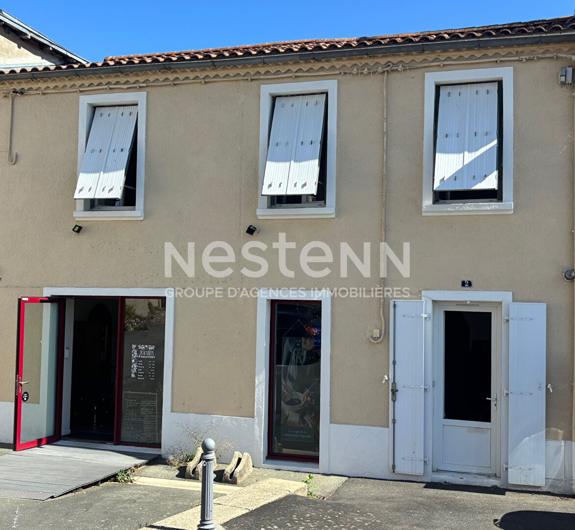 Immeuble 6 pièces 135 m² · à Saint-Pierre-des-Échaubrognes · 135 m² · 181 500 €