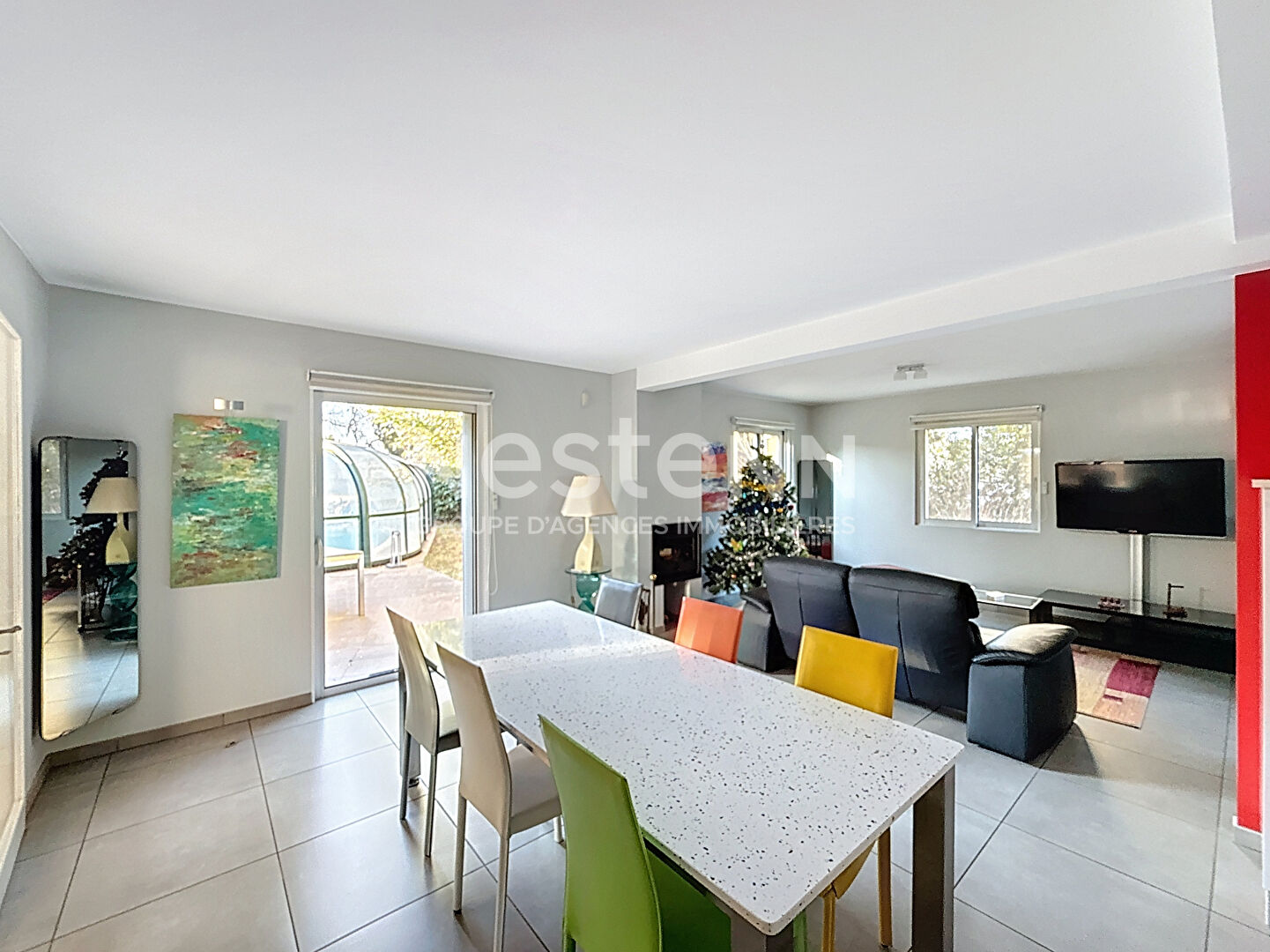 Maison individuelle de 7 Pièces avec 5 chambres Piscine Proche Centre Ville - 69500 BRON