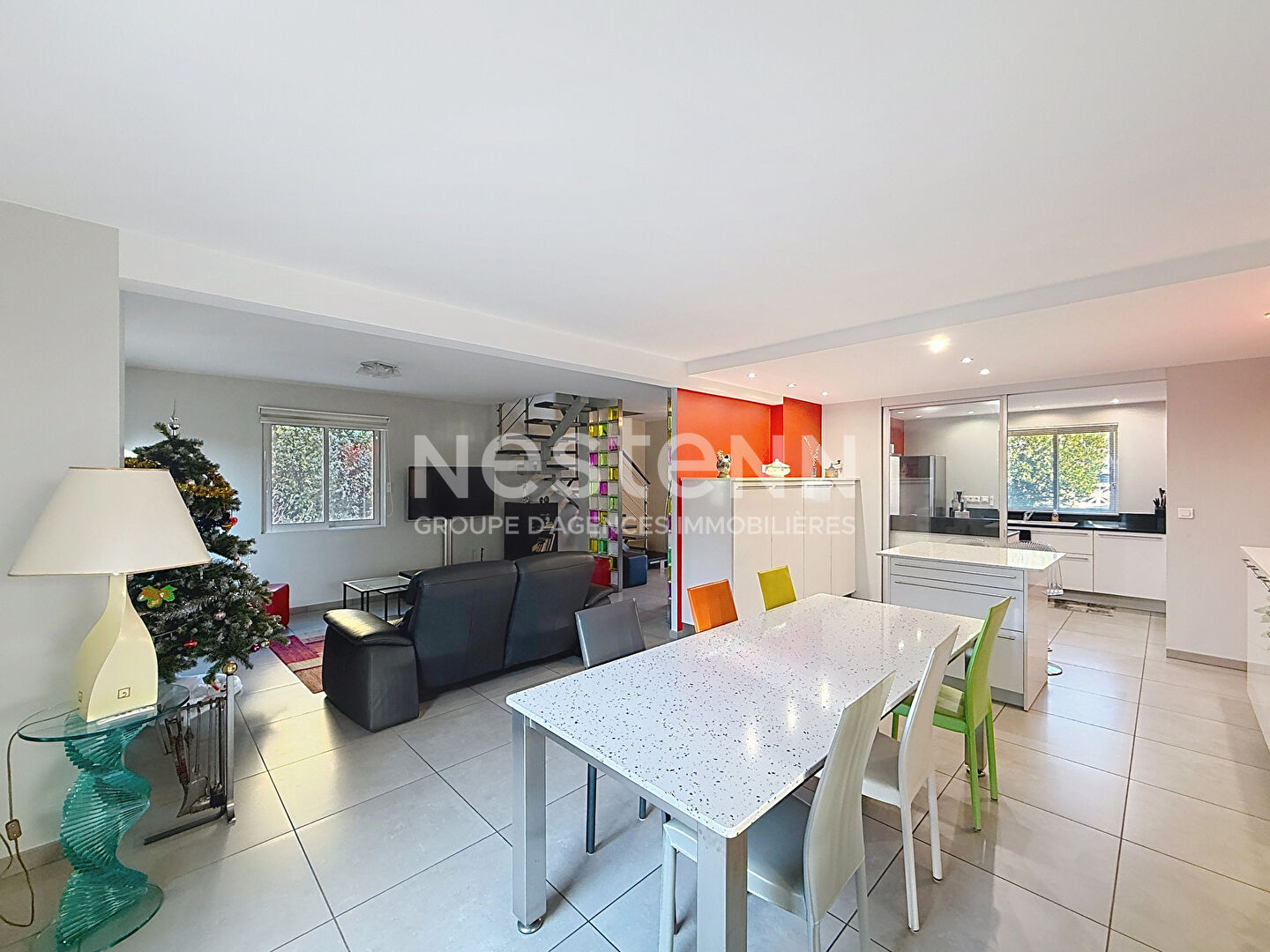 Maison individuelle de 7 Pièces avec 5 chambres Piscine Proche Centre Ville - 69500 BRON