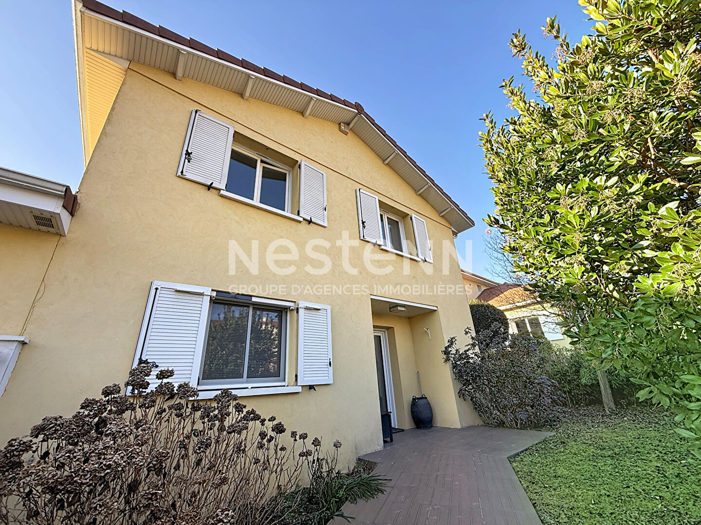 Maison individuelle de 7 Pièces avec 5 chambres Piscine Proche Centre Ville - 69500 BRON