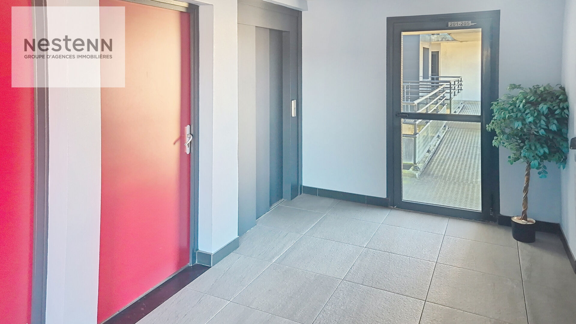 Appartement  T3 dans résidence DESCARTES au 2ème étage d'une surface de  67.73 m2, 2 chambres, Ascenseur, Garage