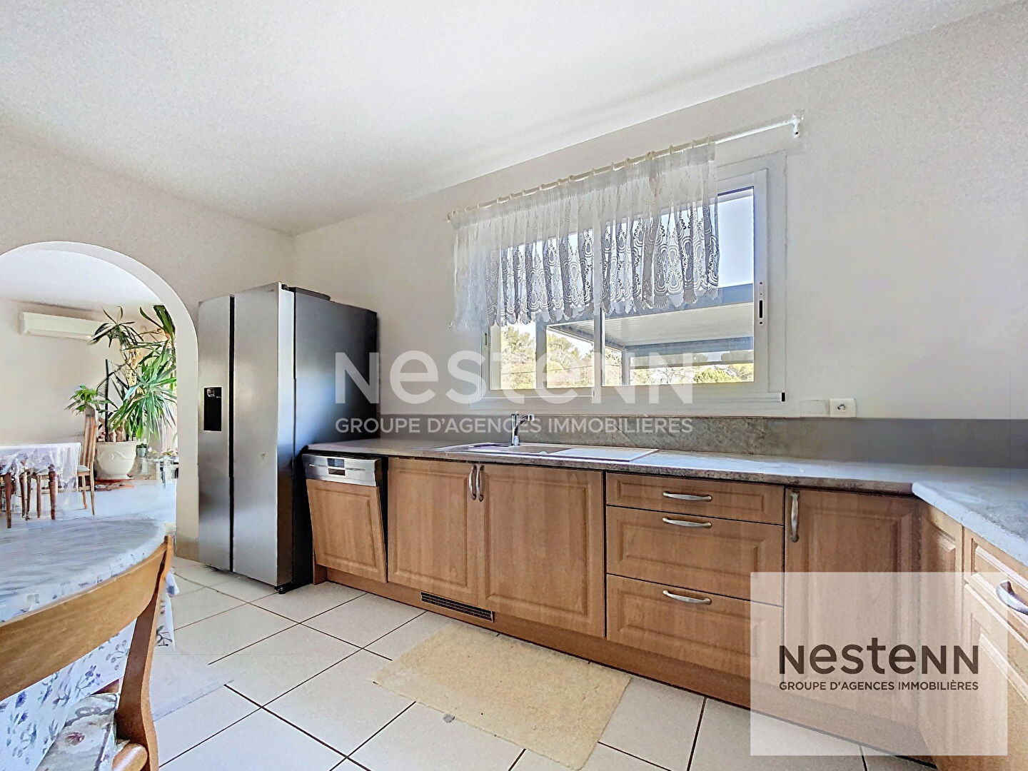 A vendre maison 6 pièces de 170 m² avec  plus de 50 m² de dépendance et piscine sur terrain arboré d'environ 980 m² à Montpellier secteur Aiguelongue