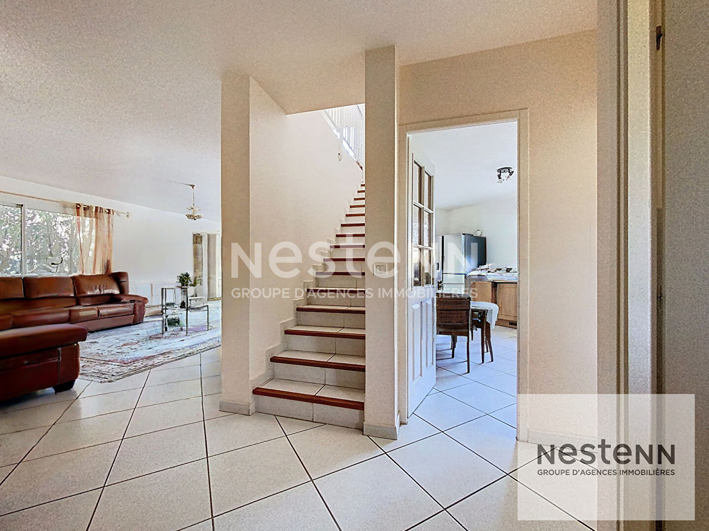 A vendre maison 6 pièces de 170 m² avec  plus de 50 m² de dépendance et piscine sur terrain arboré d'environ 980 m² à Montpellier secteur Aiguelongue