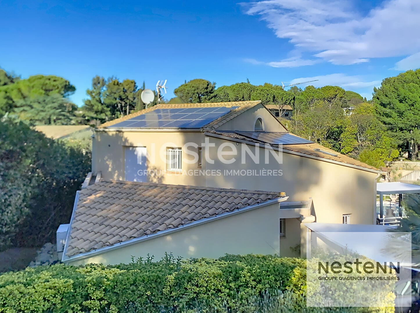 A vendre maison 6 pièces de 170 m² avec  plus de 50 m² de dépendance et piscine sur terrain arboré d'environ 980 m² à Montpellier secteur Aiguelongue