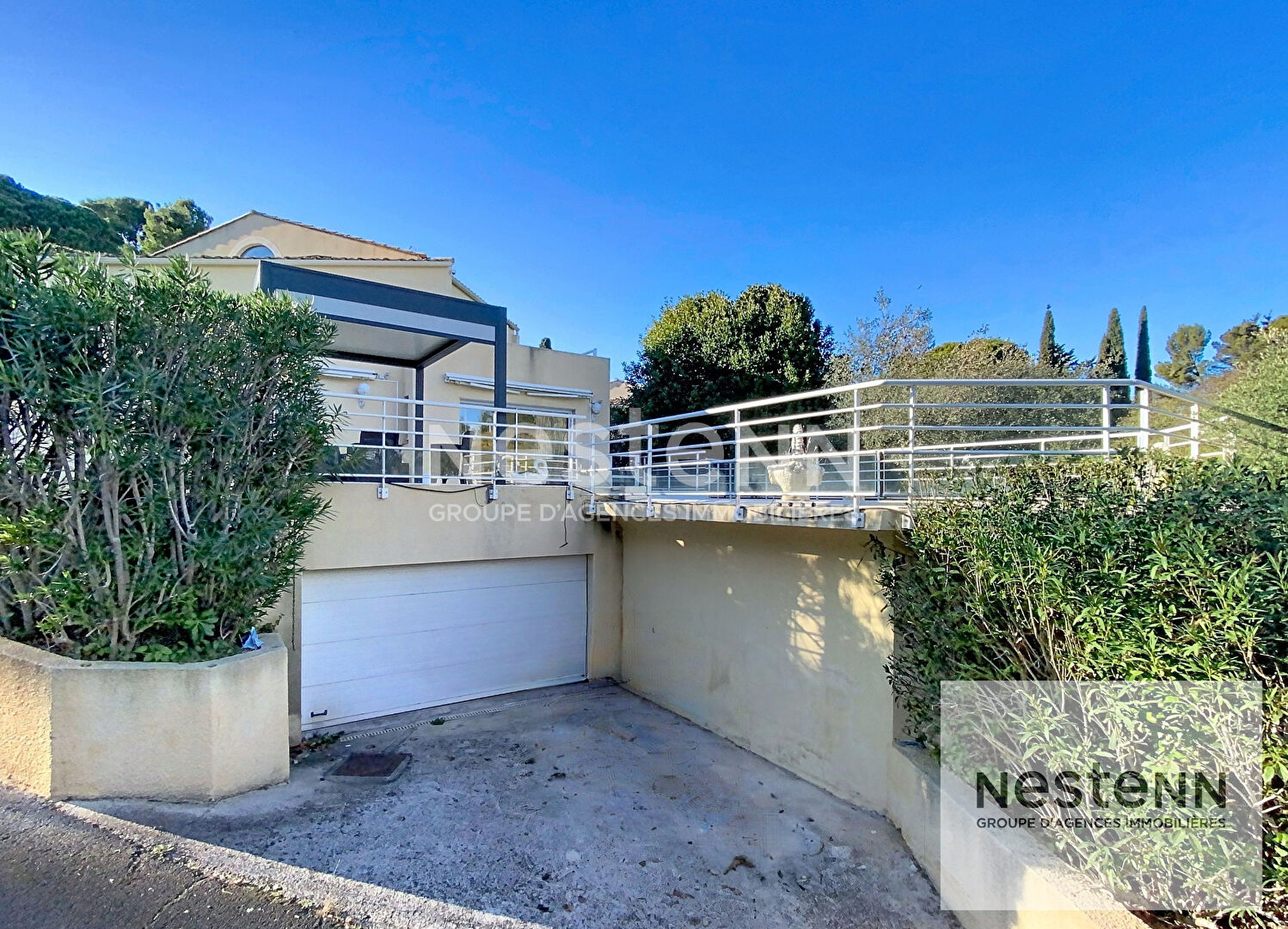 A vendre maison 6 pièces de 170 m² avec  plus de 50 m² de dépendance et piscine sur terrain arboré d'environ 980 m² à Montpellier secteur Aiguelongue