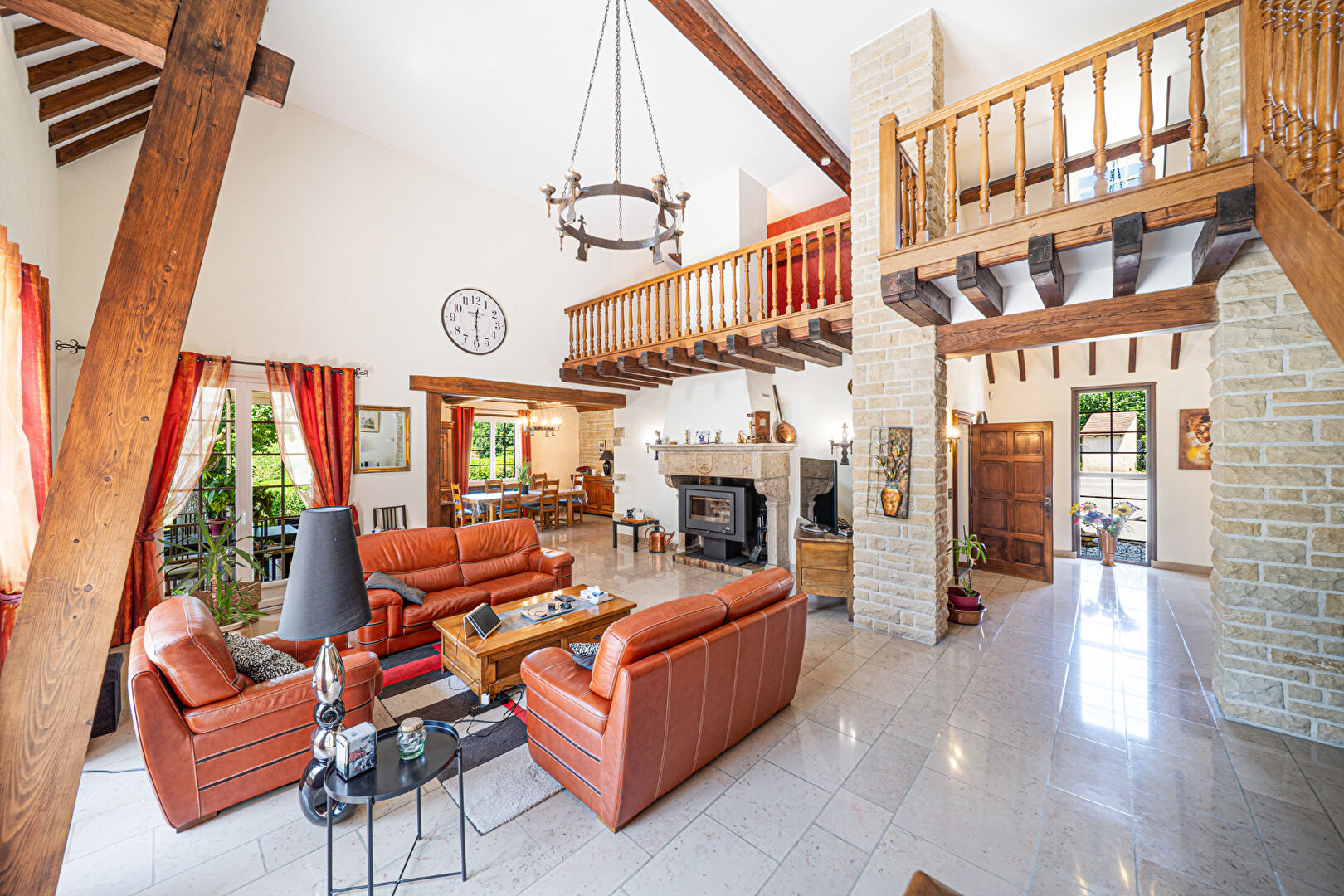 Belle propriété de 274 m² à Givry avec vue sur le vignoble