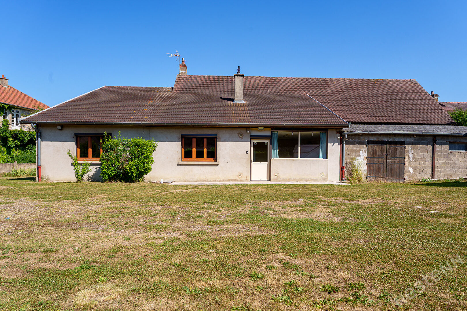Une ancienne ferme pleine de potentiel à Champforgeuil