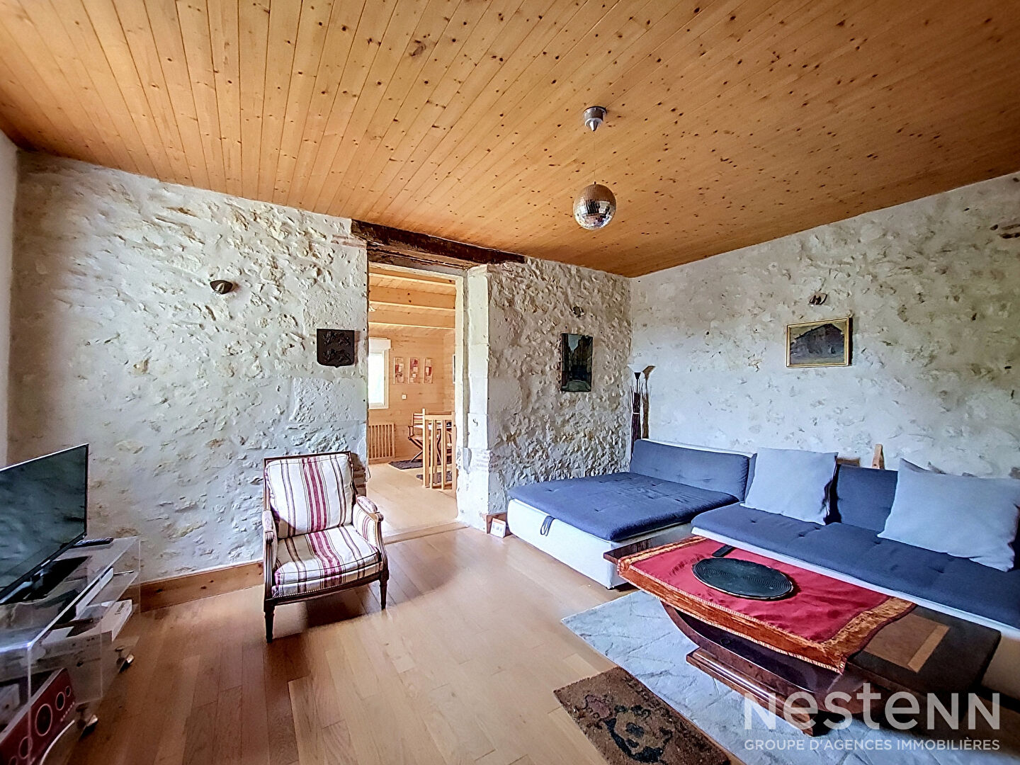 A Vendre Maison de ville en pierre de 136 m² avec jardin au coeur de Gondrin