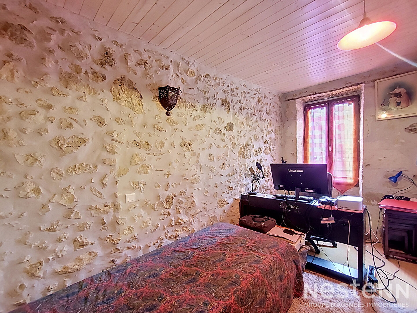A Vendre Maison de ville en pierre de 136 m² avec jardin au coeur de Gondrin
