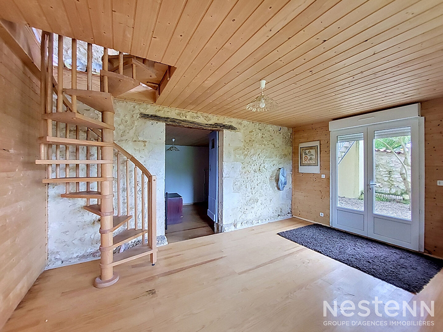 A Vendre Maison de ville en pierre de 136 m² avec jardin au coeur de Gondrin