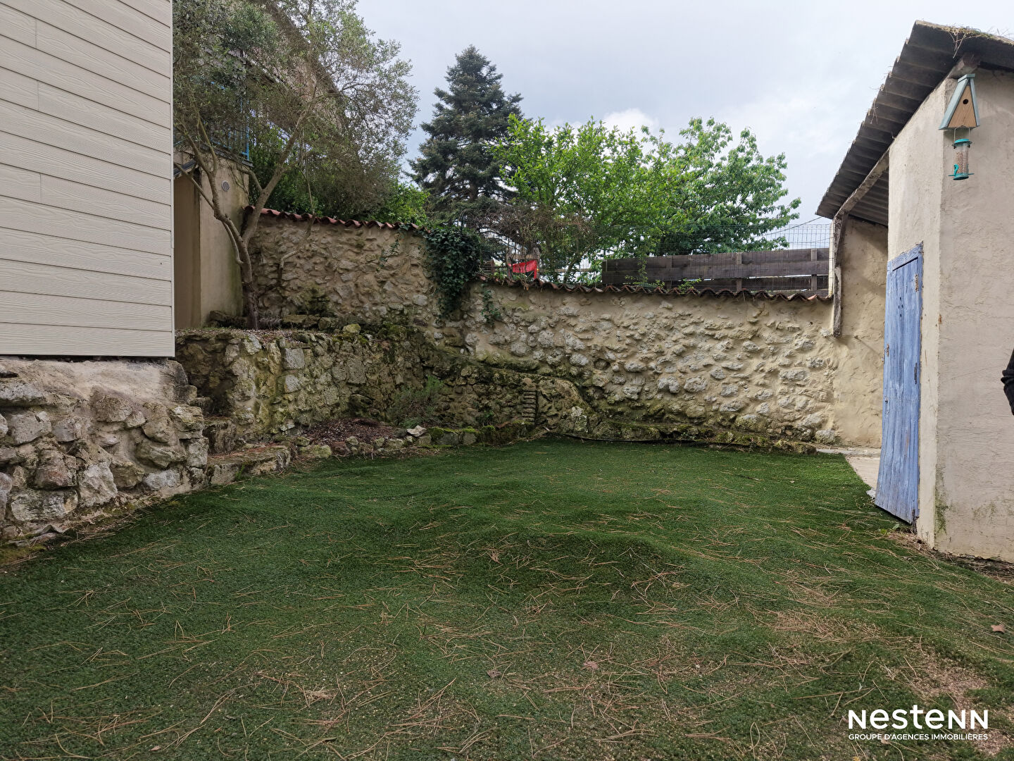 A Vendre Maison de ville en pierre de 136 m² avec jardin au coeur de Gondrin