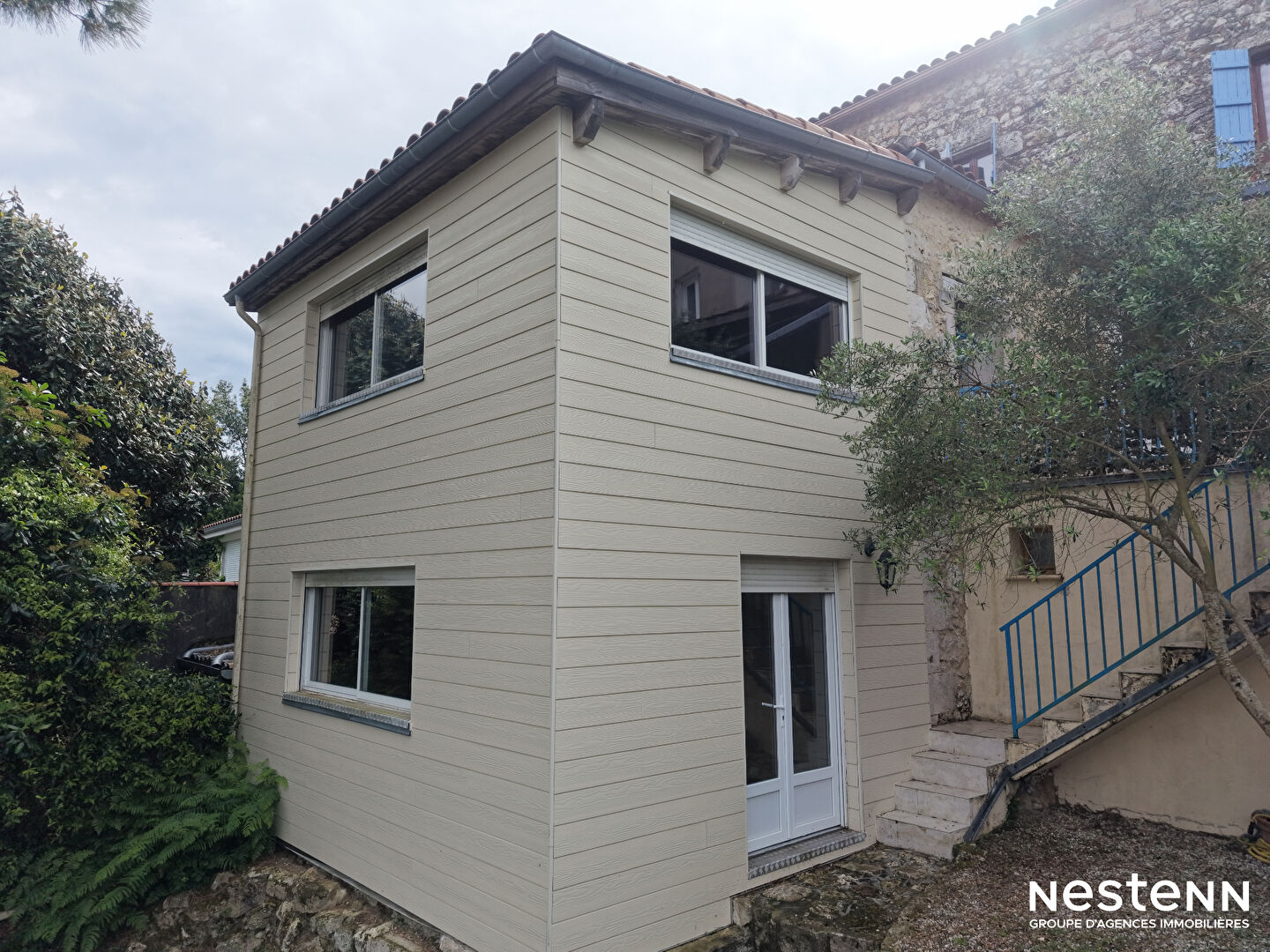 A Vendre Maison de ville en pierre de 136 m² avec jardin au coeur de Gondrin