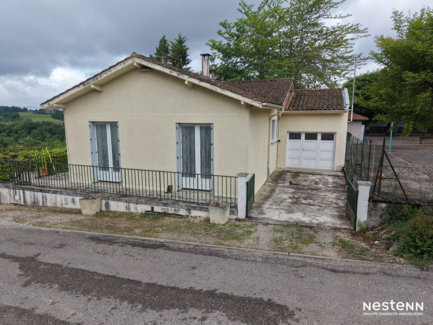 A Vendre Maison de 89 m² avec garage et jardin au centre du village de Courrensan