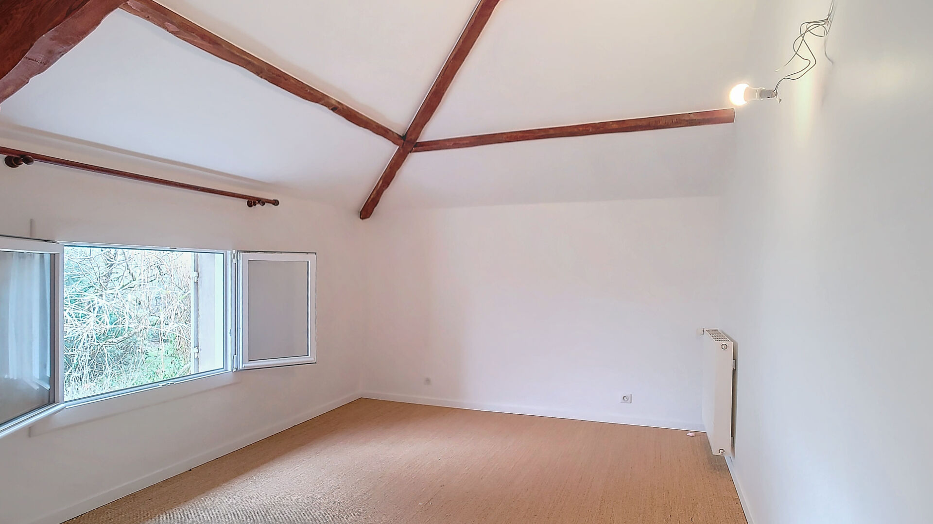 A vendre Maison partiellement rénovée à Sérignac-sur-garonne 3 chambres, 275m²