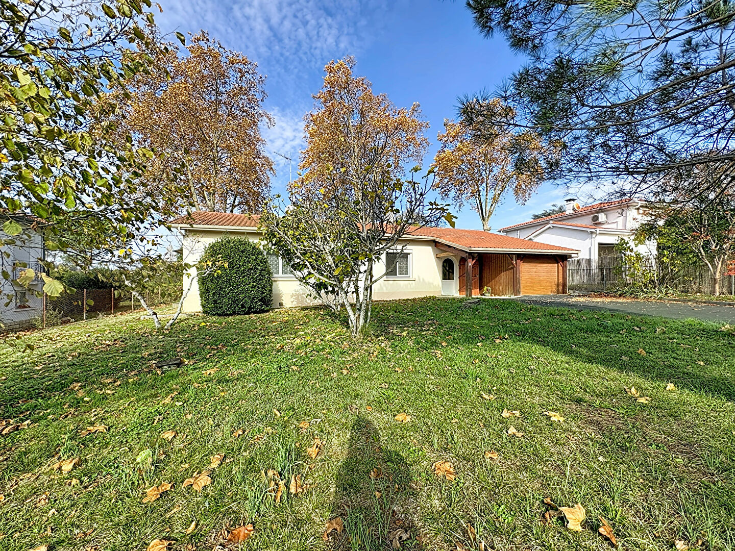 Maison à vendre à Lavardac  111 m2 - 3 chambres, jardin de 938 m² et garage