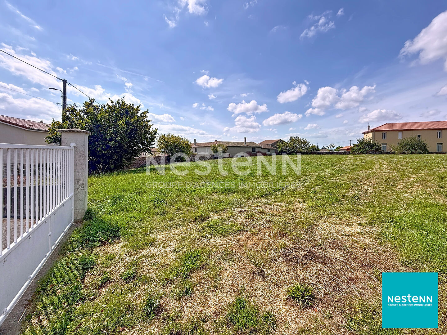 Terrain 2602 m² · à Montchal · 95 000 €
