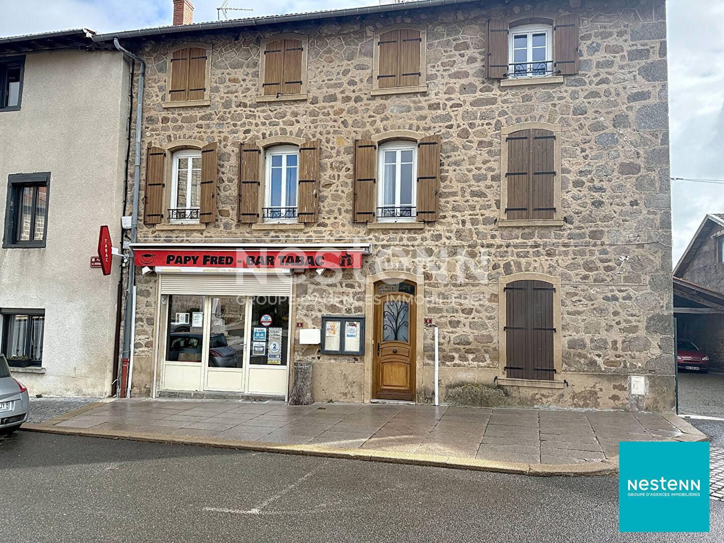 Immeuble 10 pièces 278 m² · à Haute-Rivoire · 278 m² · 200 000 €