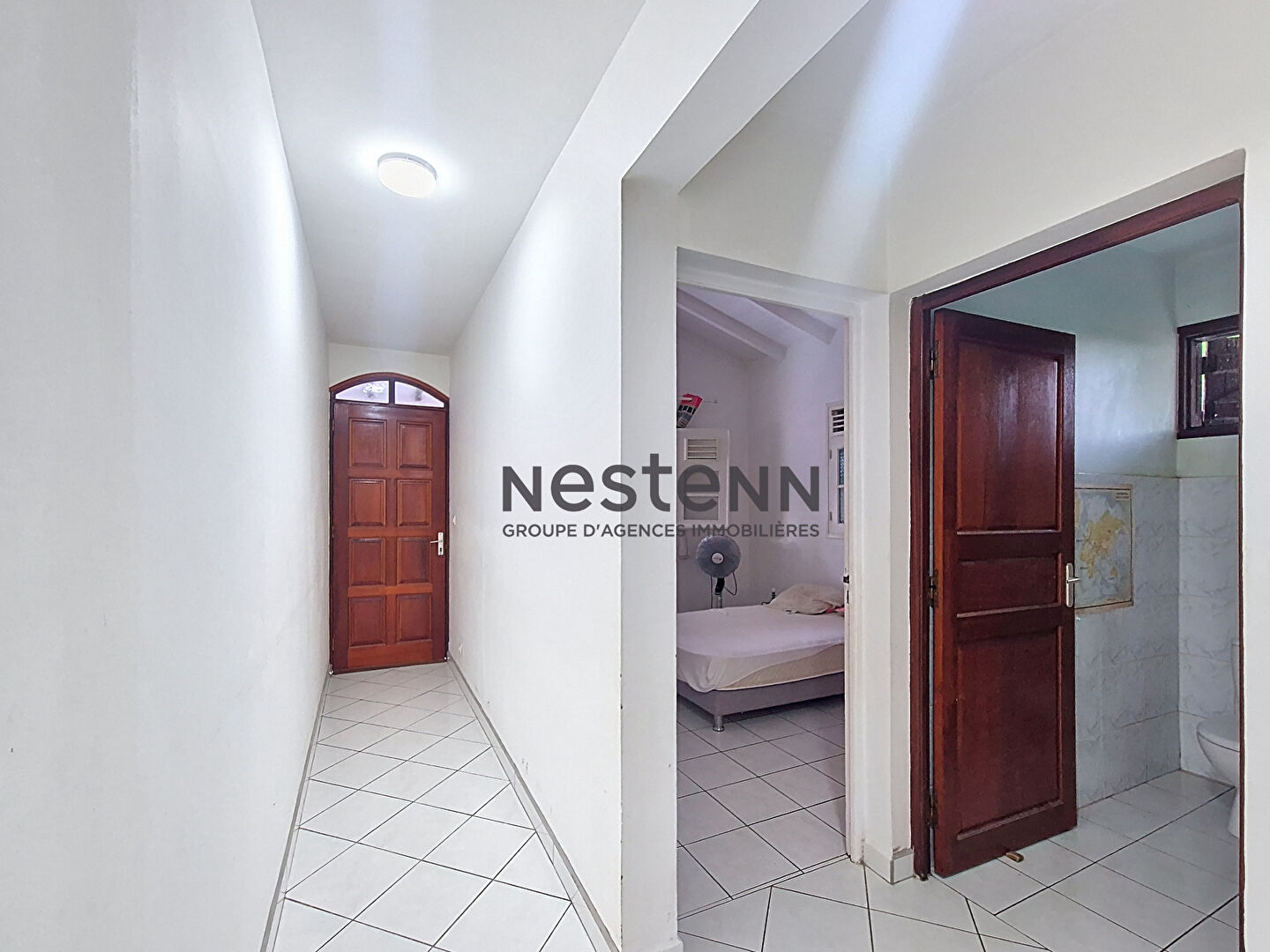 A VENDRE VILLA 4 pièce(s)  + T3 indépendant avec Garage à Petit-Bourg