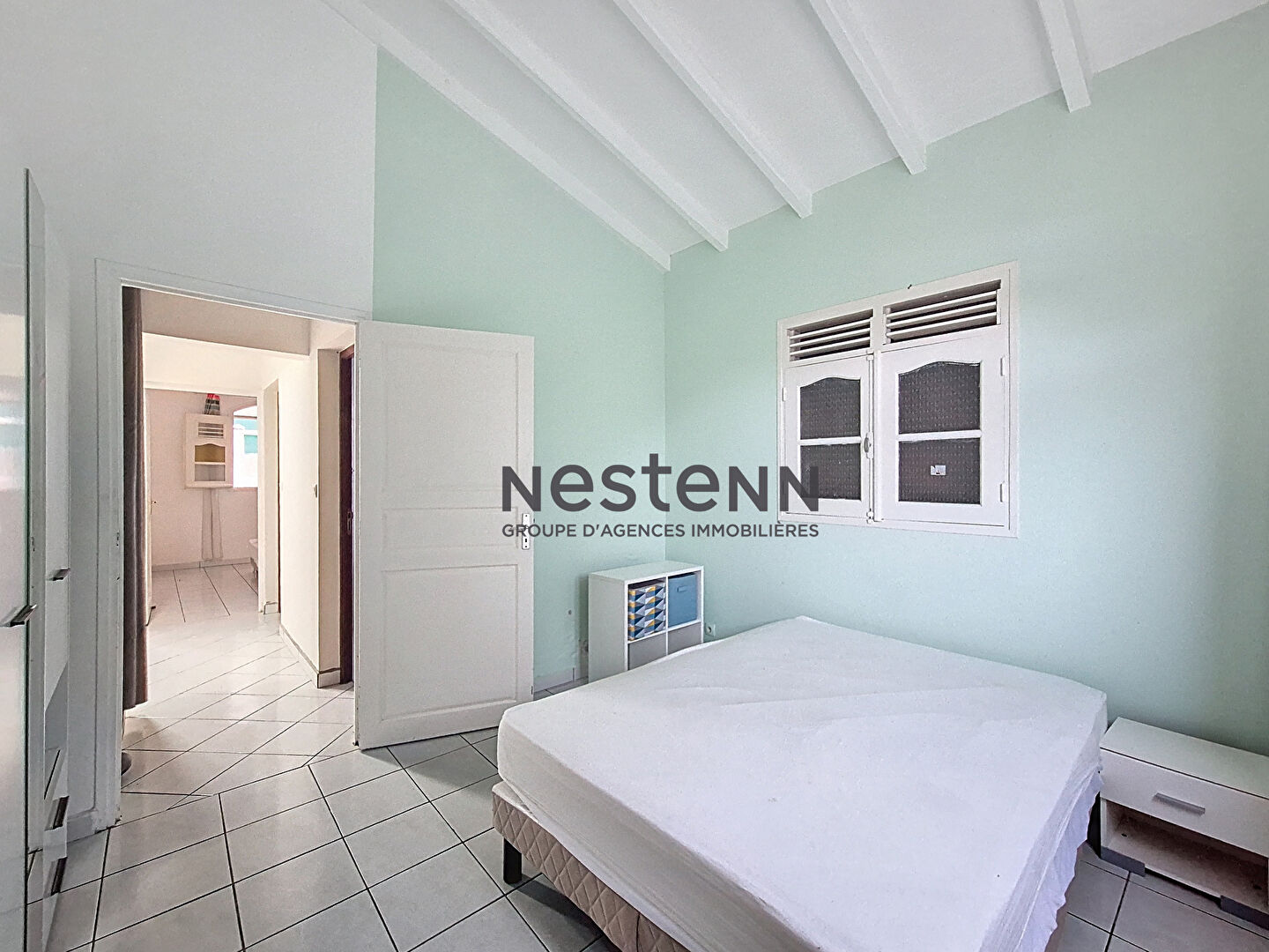 A VENDRE VILLA 4 pièce(s)  + T3 indépendant avec Garage à Petit-Bourg