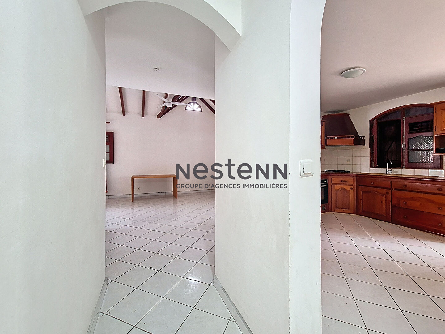 A VENDRE VILLA 4 pièce(s)  + T3 indépendant avec Garage à Petit-Bourg