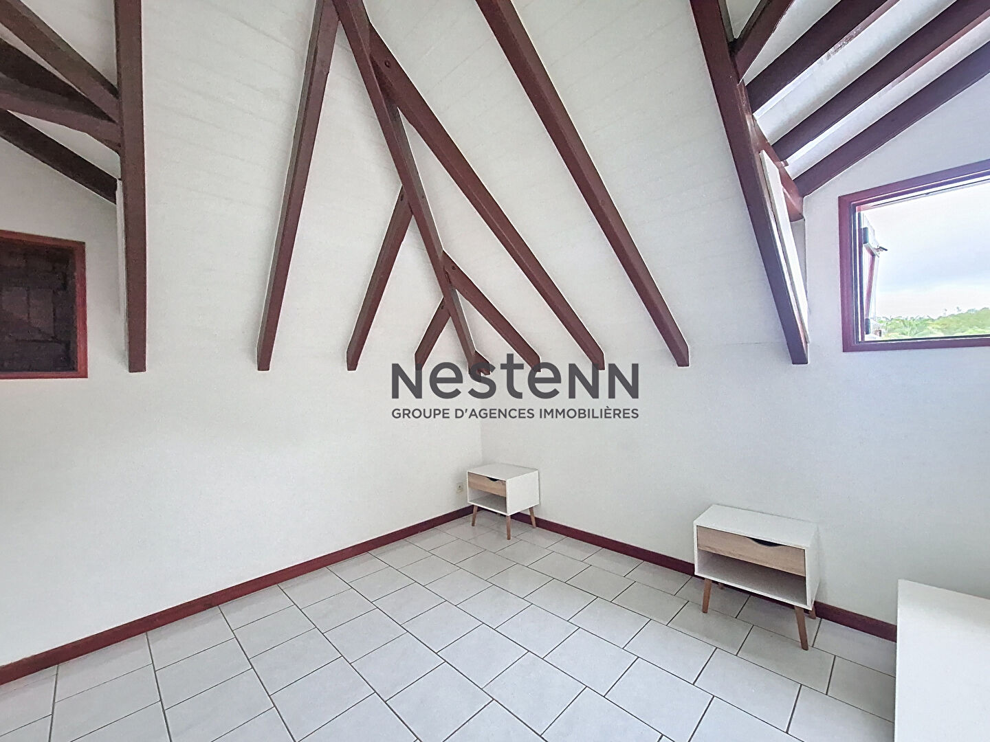 A VENDRE VILLA 4 pièce(s)  + T3 indépendant avec Garage à Petit-Bourg