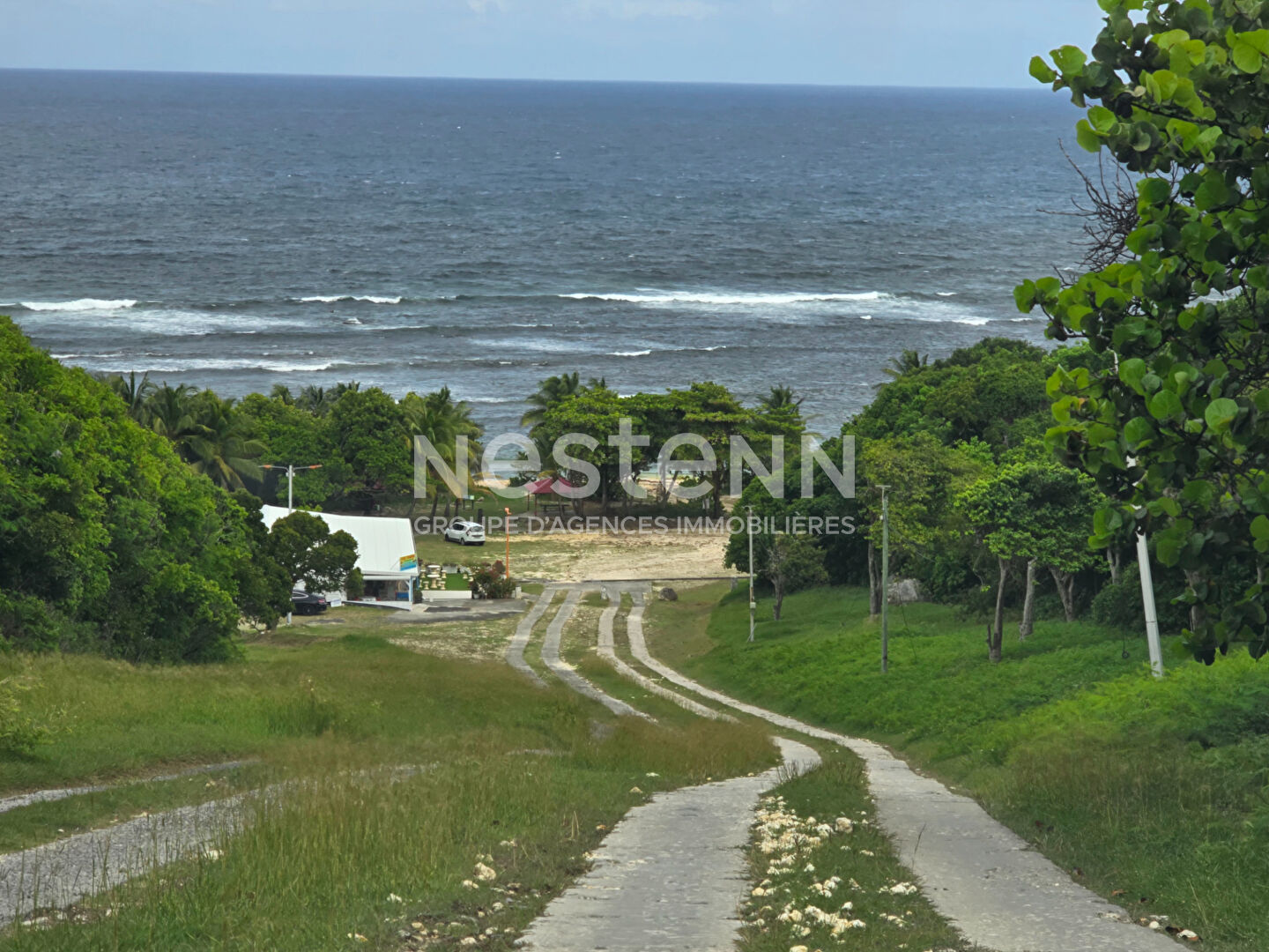 À vendre terrain de 768 m2 constructible à PETIT-CANAL proche de la plage de ANSE MAURICE