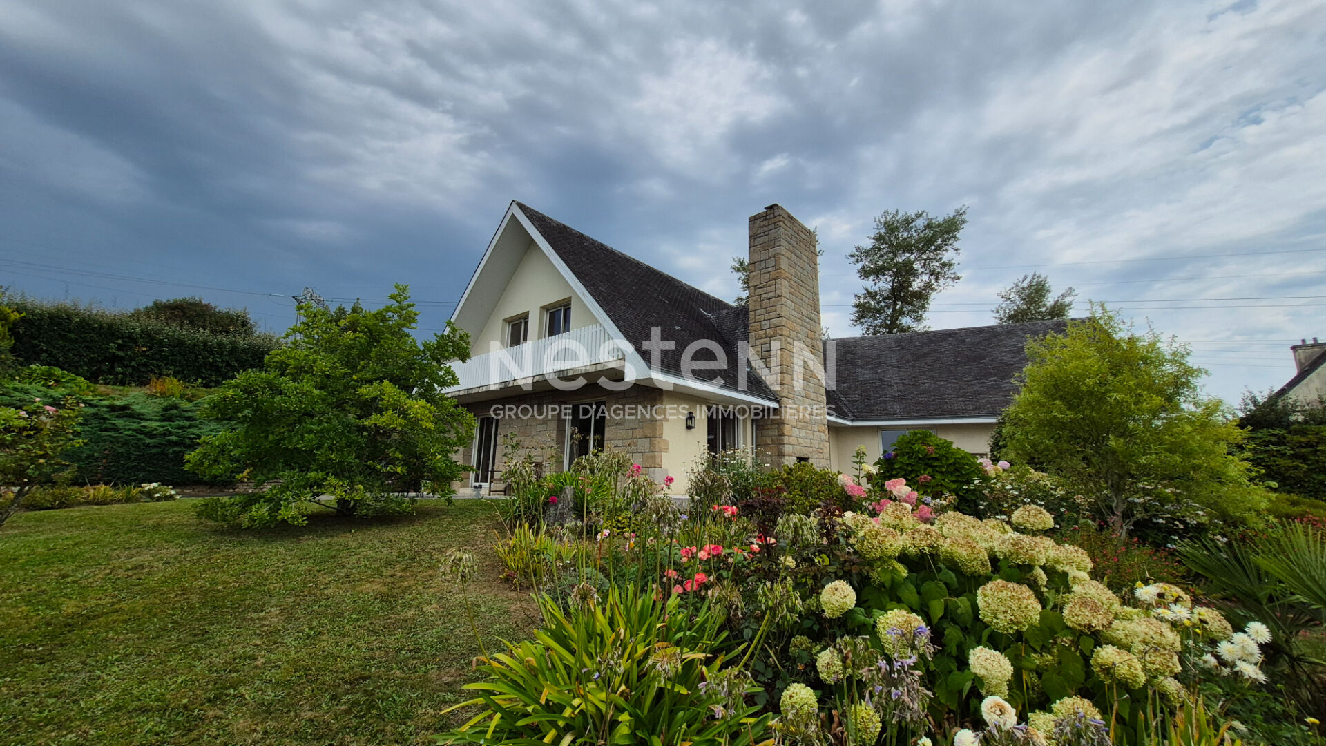 Maison d'Architecte à PLOUEDERN : Un bien d'exception à saisir en Bretagne