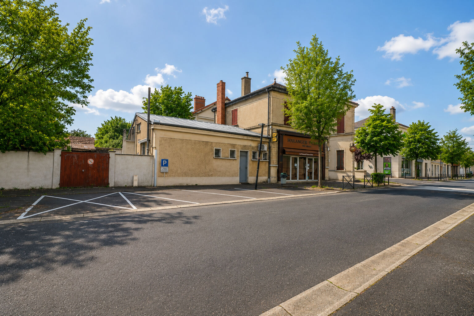 Immeuble 8 pièces 259 m² · à Varennes Vauzelles · 259 m² · 85 000 €