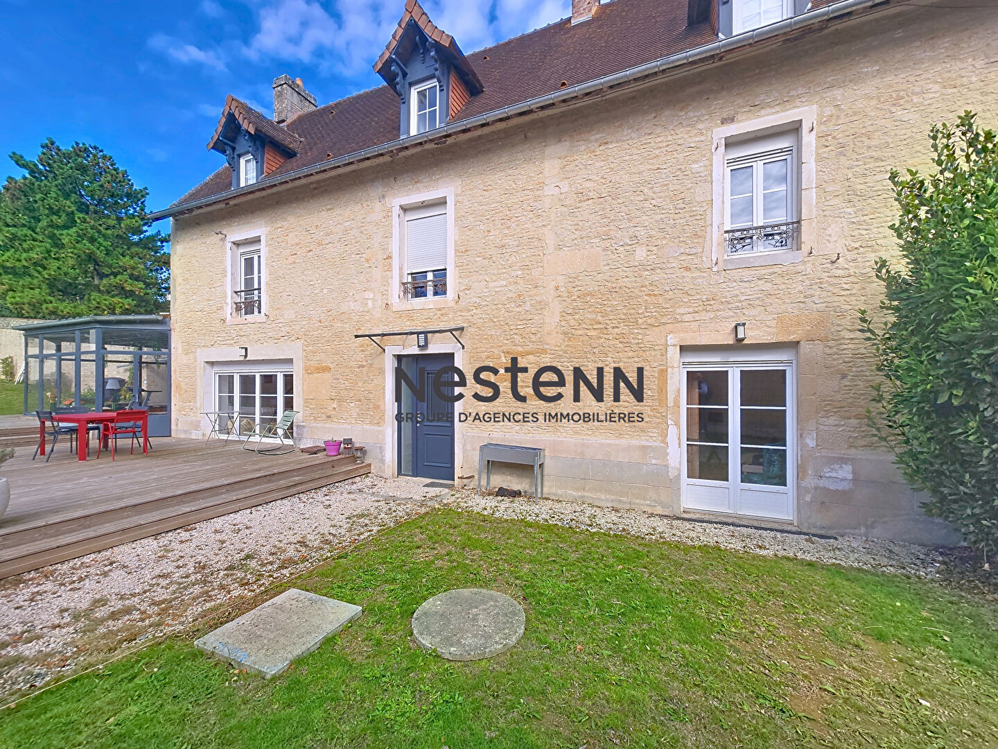 Maison 10 pièces 330 m² · à Bieville Beuville · 330 m² · 750 000 €