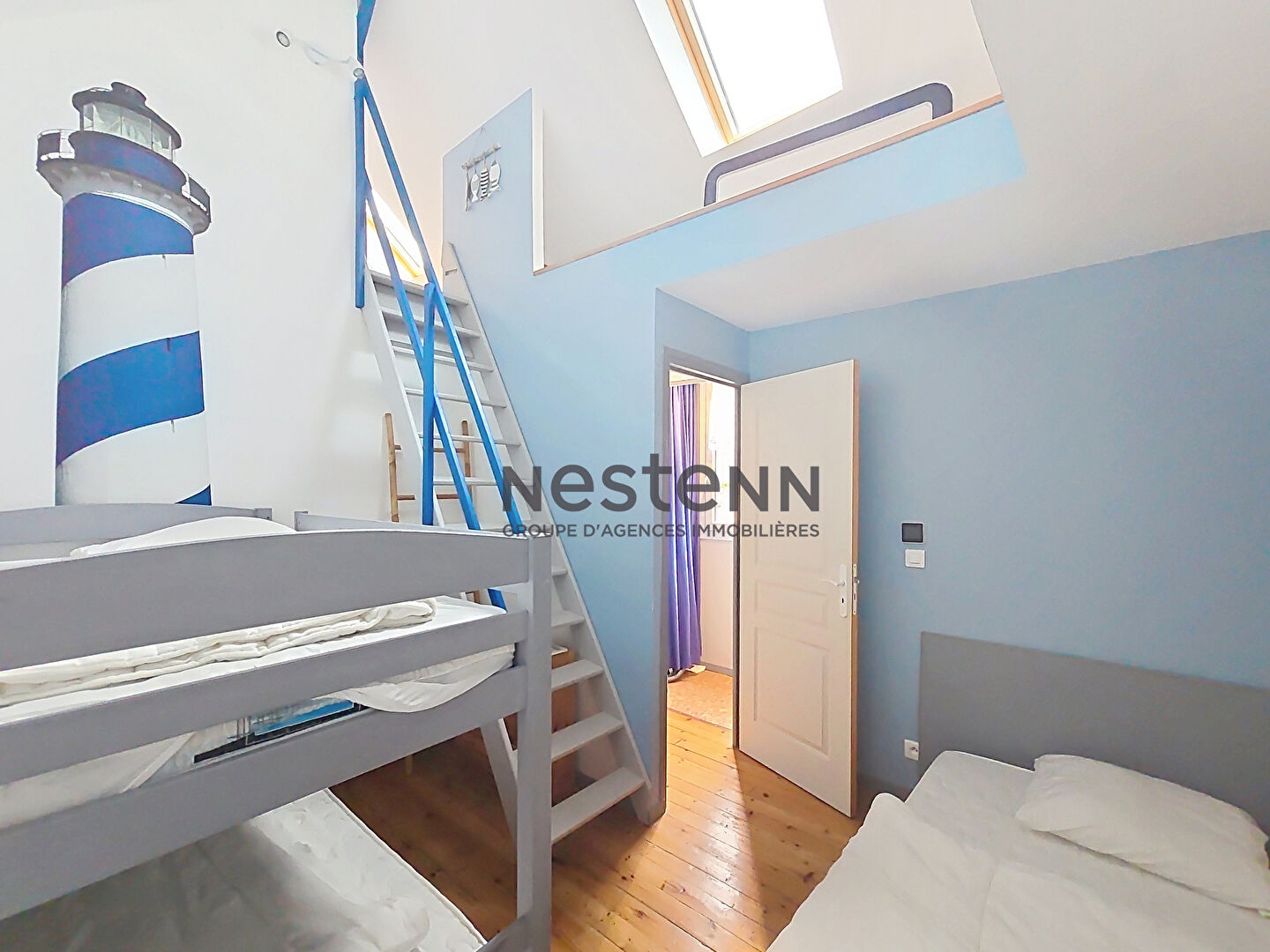 À vendre Lion-sur-Mer  Appartement dernier étage vue mer à 50 m plage avec fort potentiel