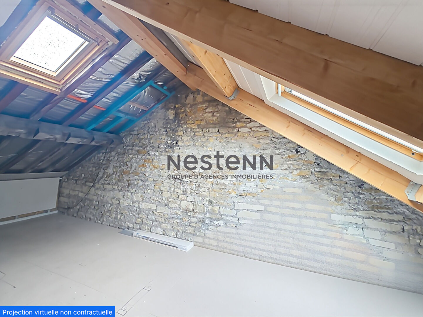 À vendre Lion-sur-Mer  Appartement dernier étage vue mer à 50 m plage avec fort potentiel