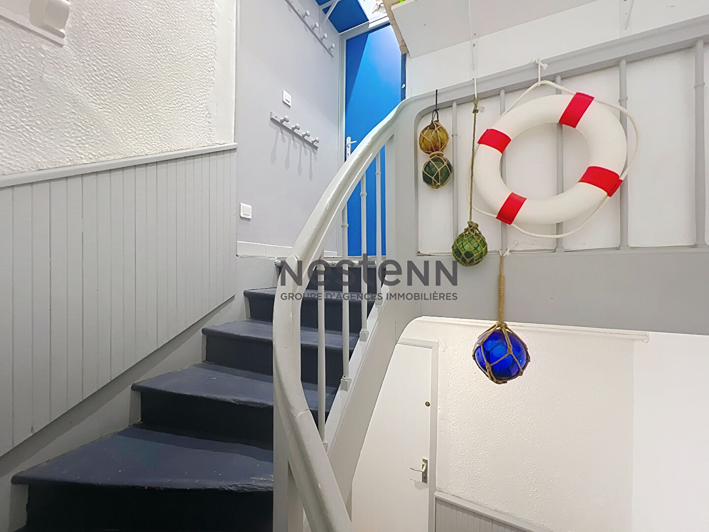 À vendre Lion-sur-Mer  Appartement dernier étage vue mer à 50 m plage avec fort potentiel