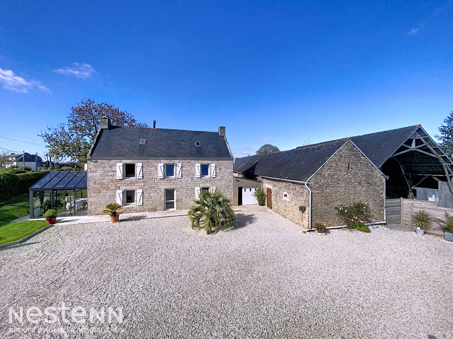 Magnifique propriété de 396m², 4 habitations, 4 hectares de terrain sur SCAER