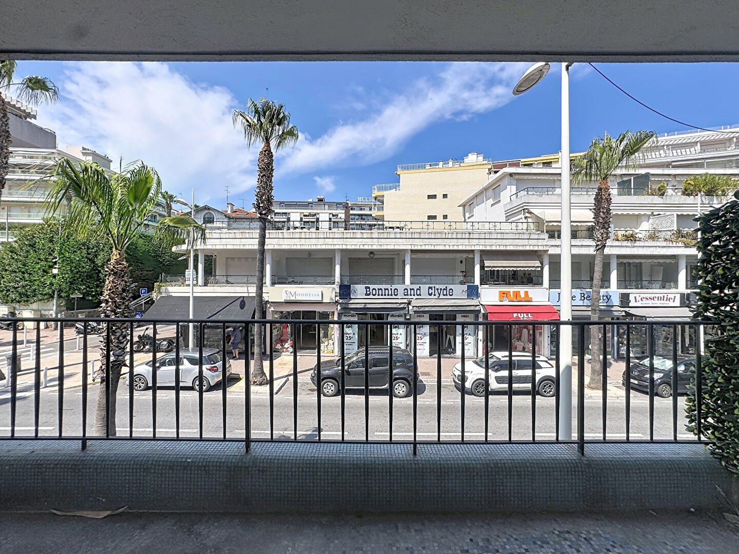 Appartement 2 pièces 64 m² · à Antibes · 64 m² · 330 000 €