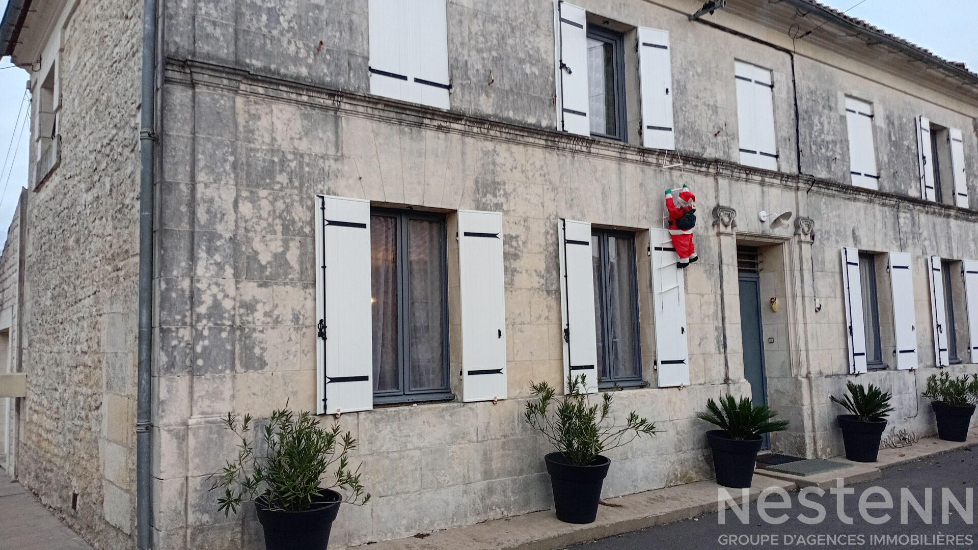 Ensemble Maison et Gite à vendre entre Pons et Gemozac en Charente Maritime