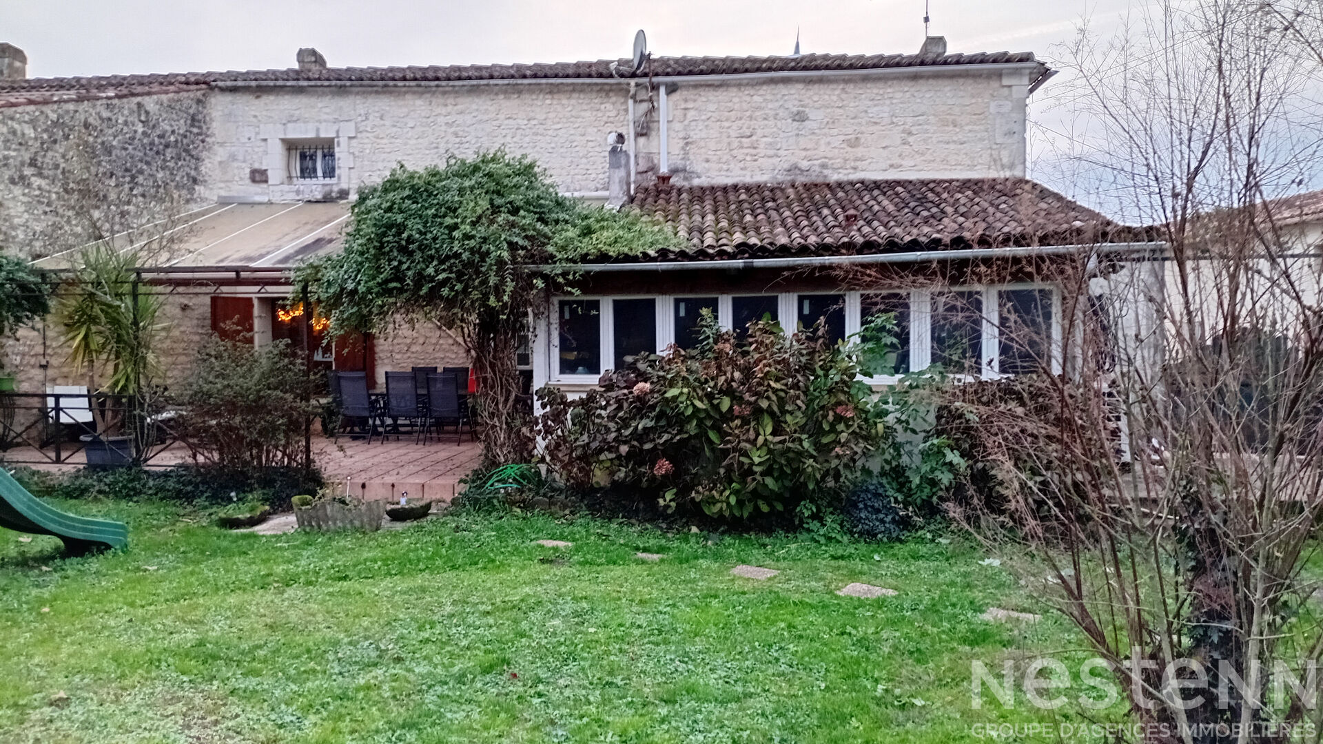 Ensemble Maison et Gite à vendre entre Pons et Gemozac en Charente Maritime