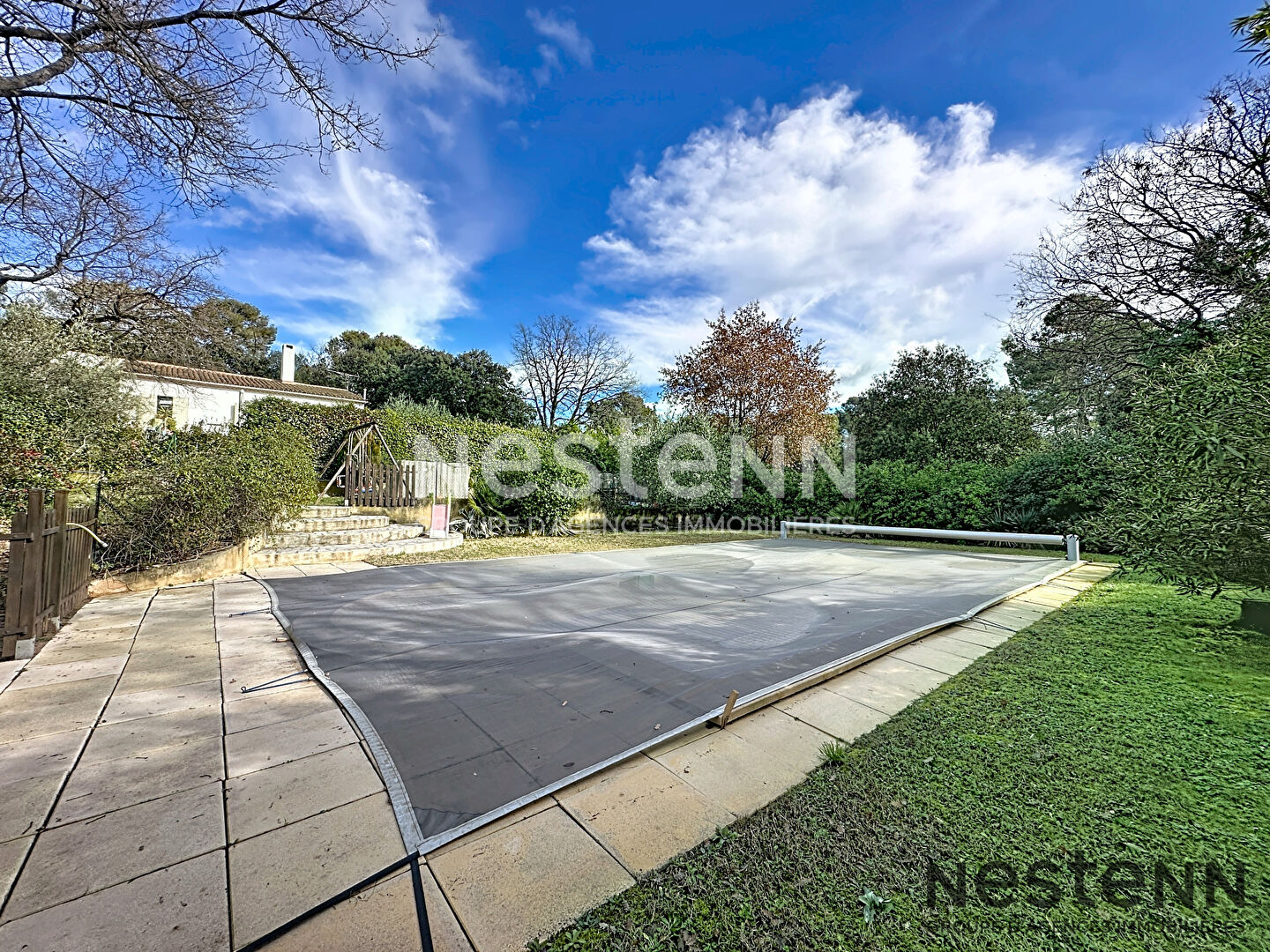 Villa T6 213 m2 avec piscine, pool house, grands volumes et sous-sol de 150 m² à Pourrières