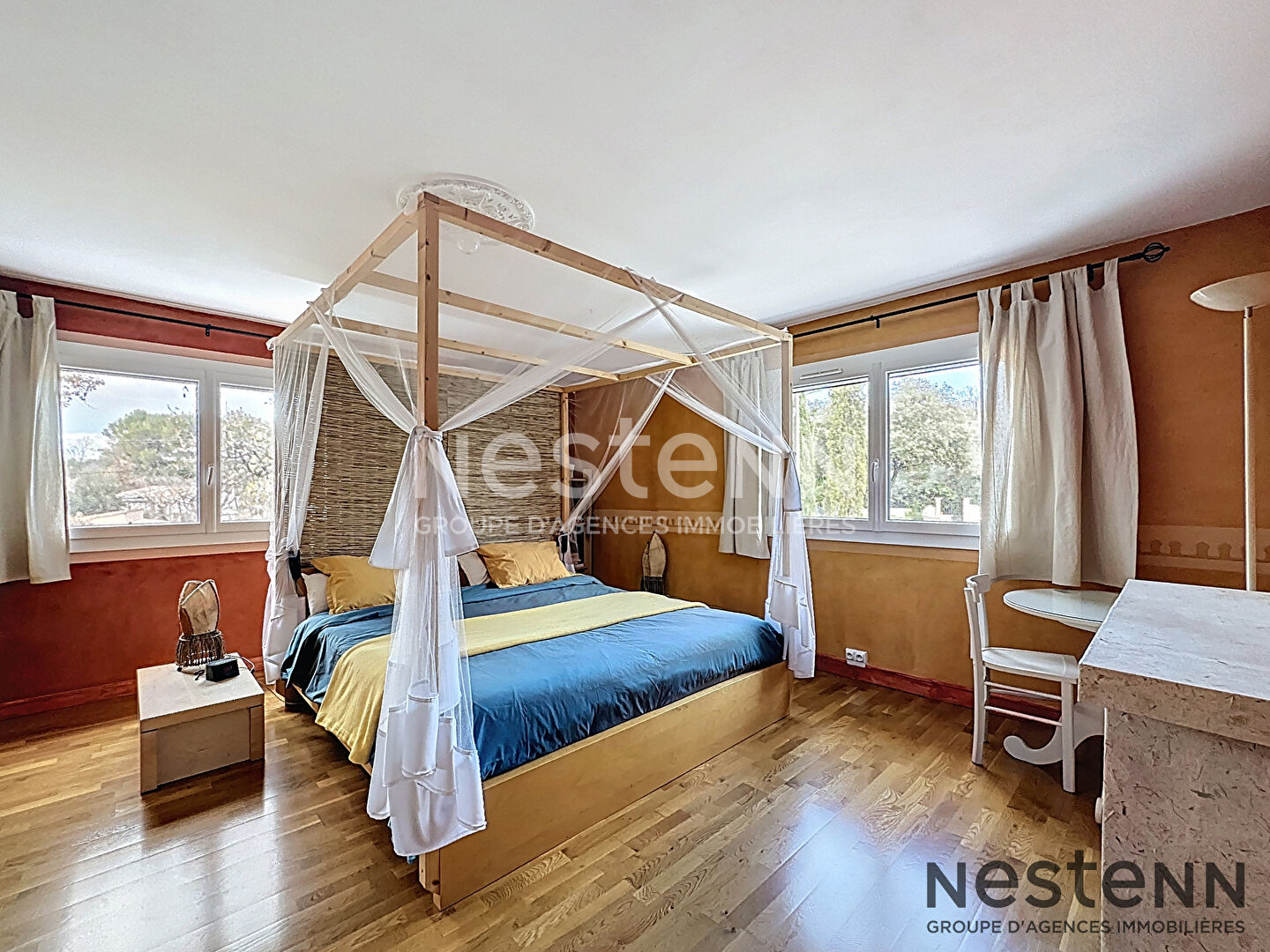 Villa T6 213 m2 avec piscine, pool house, grands volumes et sous-sol de 150 m² à Pourrières