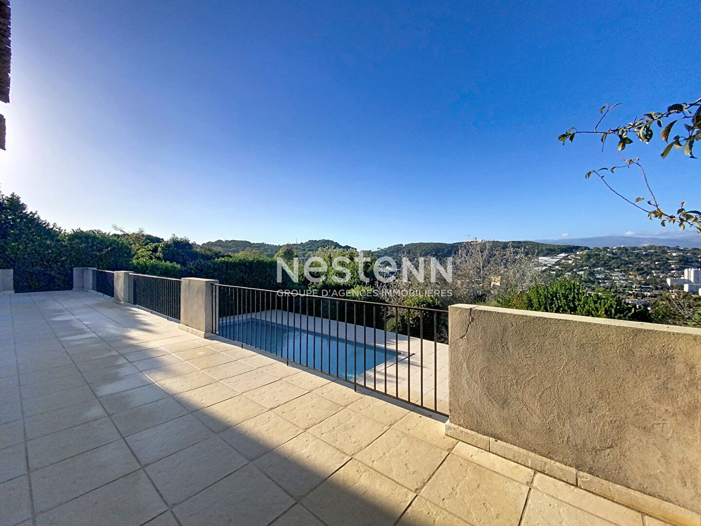 Super Cannes - Maison 219 m² - 5 Chambres - Terrain 2820 m² - Piscine -  Garage - Calme