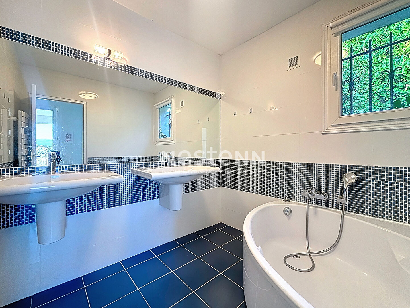Super Cannes - Maison 219 m² - 5 Chambres - Terrain 2820 m² - Piscine -  Garage - Calme