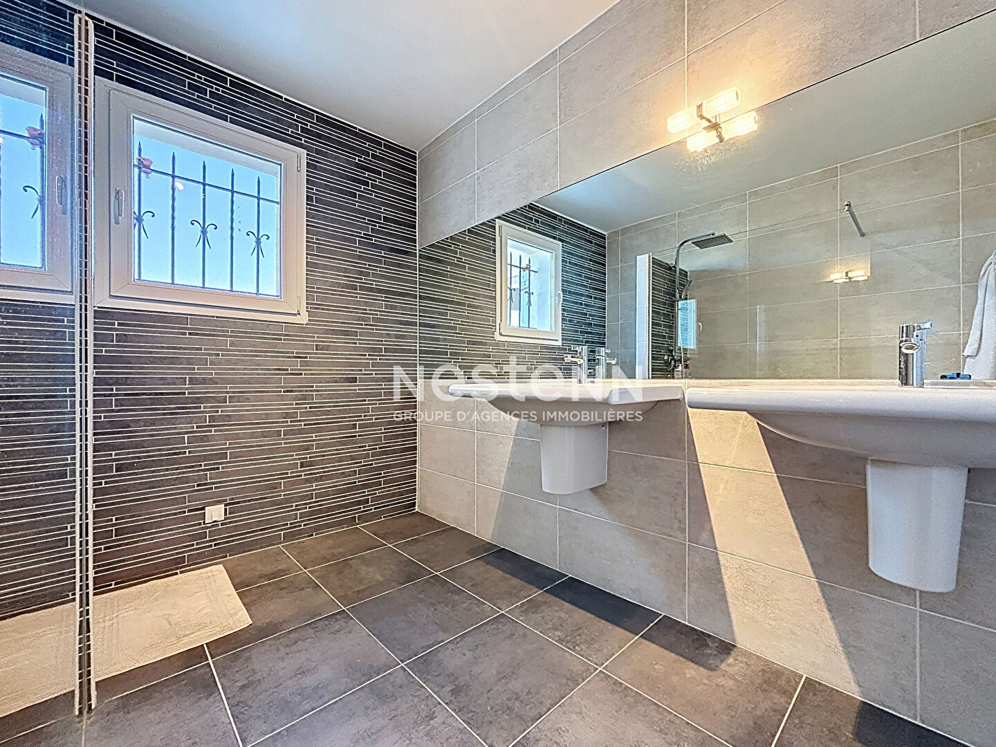 Super Cannes - Maison 219 m² - 5 Chambres - Terrain 2820 m² - Piscine -  Garage - Calme